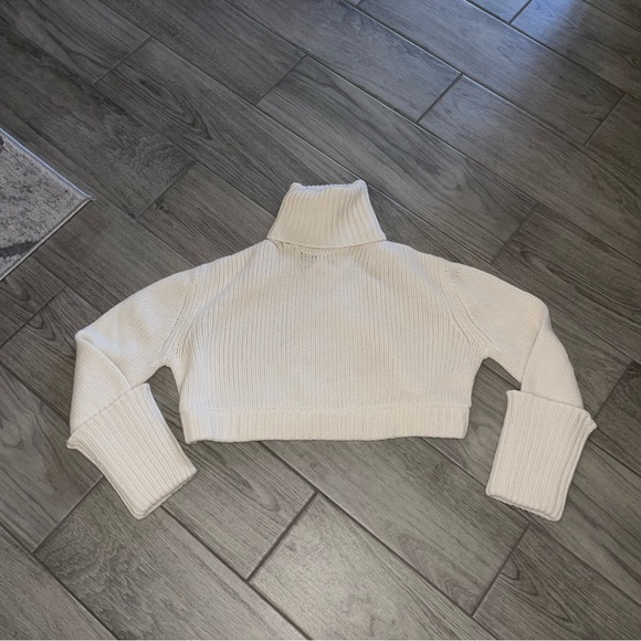 Zara x Kaia Gerber | NWT! 100% Cashmere Turtleneck Cream Sweater Sz: M/L - Picture 2 of 5